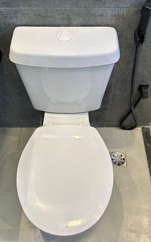Casa de condomínio à venda com 180m², 4 quartos e 2 vagas Casa de condomínio à venda com 180m², 4 quartos e 2 vagasSuíte 3 - Banheiro