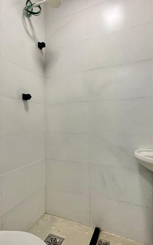 Casa de condomínio à venda com 180m², 4 quartos e 2 vagas Casa de condomínio à venda com 180m², 4 quartos e 2 vagasÁrea de Serviço - Banheiro