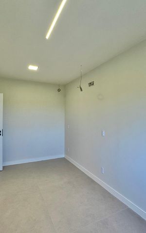 Casa de condomínio à venda com 180m², 4 quartos e 2 vagas Casa de condomínio à venda com 180m², 4 quartos e 2 vagasSuíte 2