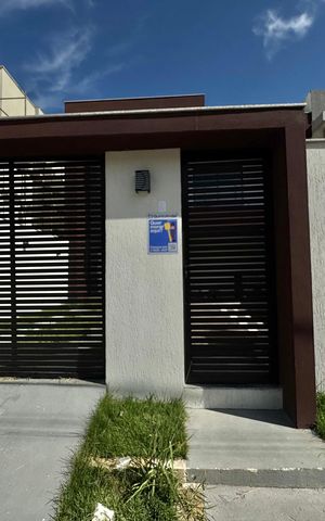 Casa de condomínio à venda com 180m², 4 quartos e 2 vagas Casa de condomínio à venda com 180m², 4 quartos e 2 vagasPlaquinha Quinto Andar