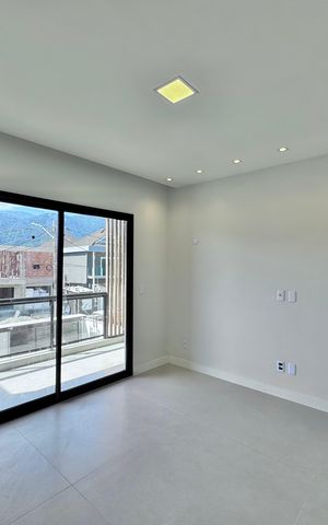 Casa de condomínio à venda com 180m², 4 quartos e 2 vagas Casa de condomínio à venda com 180m², 4 quartos e 2 vagasSuíte 1