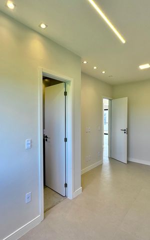Casa de condomínio à venda com 180m², 4 quartos e 2 vagas Casa de condomínio à venda com 180m², 4 quartos e 2 vagasSuíte 2