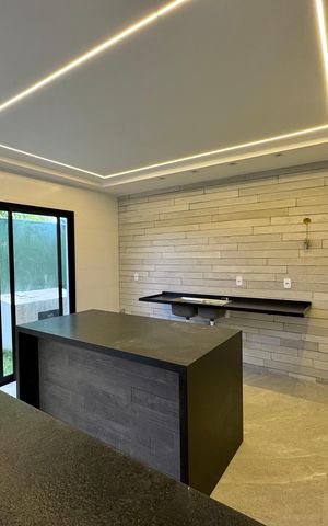 Casa de condomínio à venda com 180m², 4 quartos e 2 vagas Casa de condomínio à venda com 180m², 4 quartos e 2 vagasCozinha