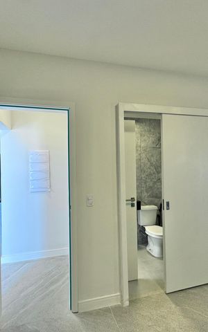 Casa de condomínio à venda com 180m², 4 quartos e 2 vagas Casa de condomínio à venda com 180m², 4 quartos e 2 vagasSuíte 4