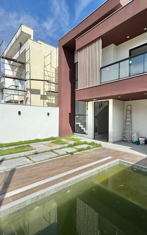 Casa de condomínio à venda com 180m², 4 quartos e 2 vagas Casa de condomínio à venda com 180m², 4 quartos e 2 vagasÁrea externa