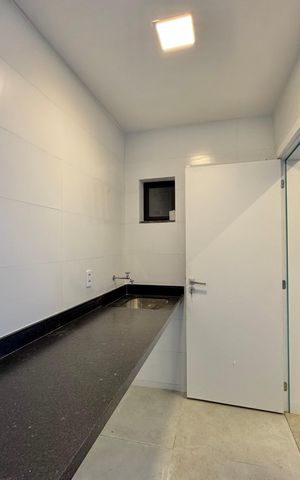 Casa de condomínio à venda com 180m², 4 quartos e 2 vagas Casa de condomínio à venda com 180m², 4 quartos e 2 vagasÁrea de Serviço