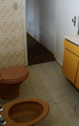 Casa à venda com 175m², 3 quartos e 2 vagasBanheiro