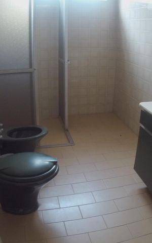 Casa à venda com 175m², 3 quartos e 2 vagasBanheiro