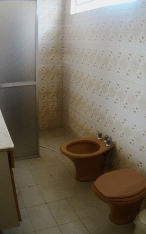 Casa à venda com 175m², 3 quartos e 2 vagasBanheiro