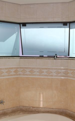 Casa à venda com 253m², 3 quartos e 5 vagasBanheiro da Suíte 1
