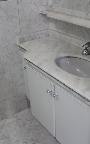 Casa à venda com 253m², 3 quartos e 5 vagasBanheiro da Suíte 2
