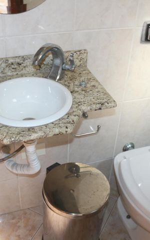 Casa à venda com 253m², 3 quartos e 5 vagasBanheiro 1