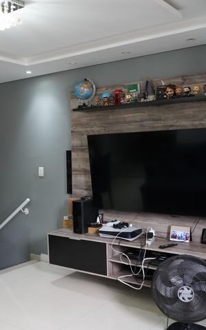 Casa de condomínio à venda com 217m², 3 quartos e 2 vagasSala