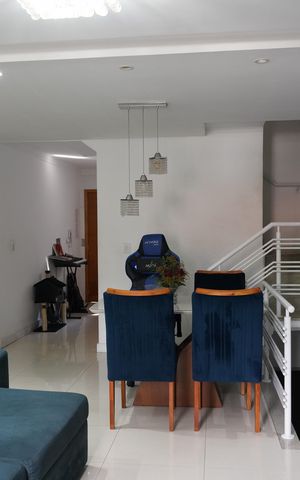 Casa de condomínio à venda com 217m², 3 quartos e 2 vagasSala