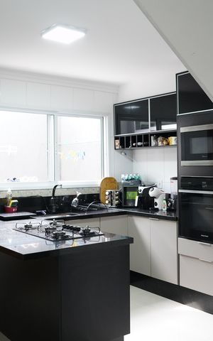 Casa de condomínio à venda com 217m², 3 quartos e 2 vagasCozinha