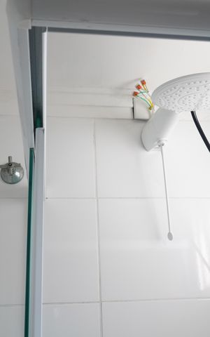 Casa de condomínio à venda com 217m², 3 quartos e 2 vagasBanheiro do Quarto 1