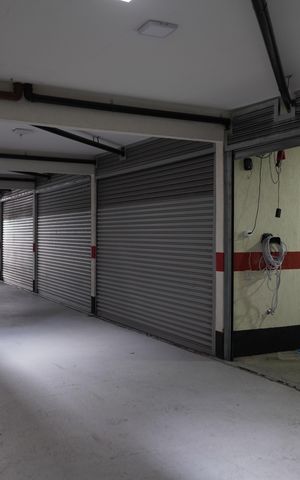 Casa de condomínio à venda com 217m², 3 quartos e 2 vagasGaragem