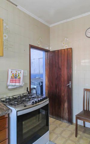 Casa à venda com 230m², 3 quartos e 2 vagas Casa à venda com 230m², 3 quartos e 2 vagasCozinha