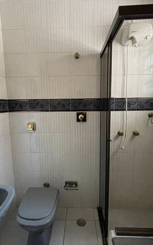 Casa à venda com 172m², 3 quartos e 3 vagas Casa à venda com 172m², 3 quartos e 3 vagasBanheiro 2