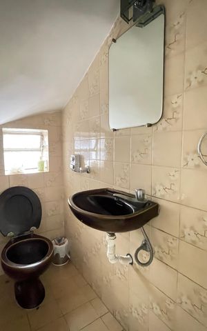 Casa à venda com 172m², 3 quartos e 3 vagas Casa à venda com 172m², 3 quartos e 3 vagasLavabo