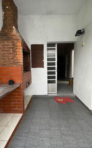 Casa à venda com 172m², 3 quartos e 3 vagas Casa à venda com 172m², 3 quartos e 3 vagasQuintal