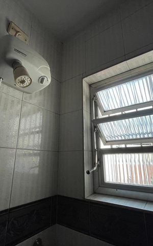 Casa à venda com 172m², 3 quartos e 3 vagas Casa à venda com 172m², 3 quartos e 3 vagasBanheiro 2