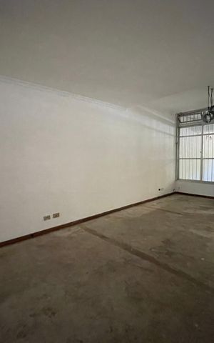 Casa à venda com 172m², 3 quartos e 3 vagas Casa à venda com 172m², 3 quartos e 3 vagasSala