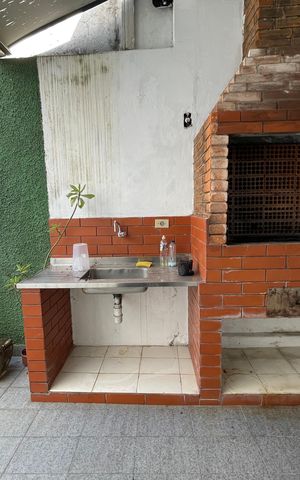 Casa à venda com 172m², 3 quartos e 3 vagas Casa à venda com 172m², 3 quartos e 3 vagasChurrasqueira