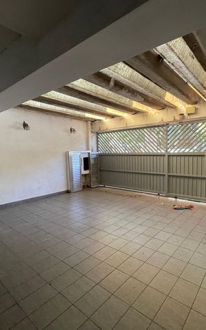 Casa à venda com 172m², 3 quartos e 3 vagas Casa à venda com 172m², 3 quartos e 3 vagasGaragem