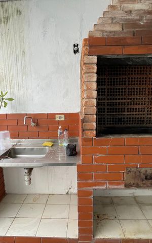 Casa à venda com 172m², 3 quartos e 3 vagas Casa à venda com 172m², 3 quartos e 3 vagasChurrasqueira