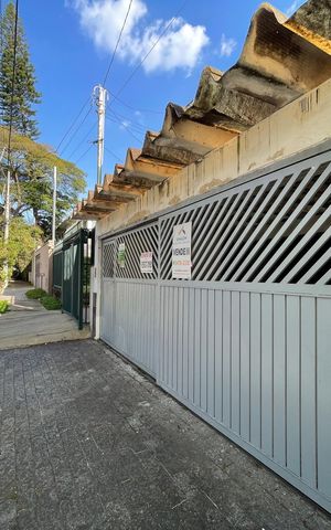 Casa à venda com 172m², 3 quartos e 3 vagas Casa à venda com 172m², 3 quartos e 3 vagasFachada