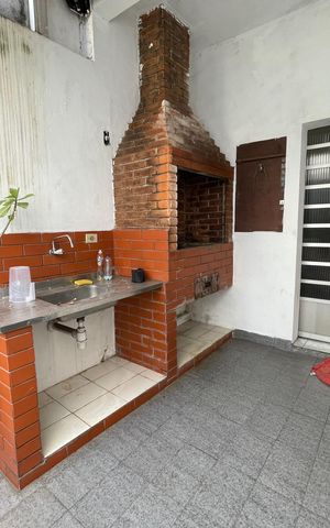 Casa à venda com 172m², 3 quartos e 3 vagas Casa à venda com 172m², 3 quartos e 3 vagasQuintal