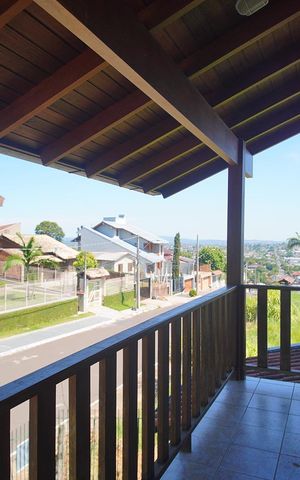 Casa à venda com 296m², 4 quartos e 2 vagas Casa à venda com 296m², 4 quartos e 2 vagasVaranda da Suíte