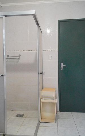 Casa à venda com 296m², 4 quartos e 2 vagas Casa à venda com 296m², 4 quartos e 2 vagas Banheiro 1