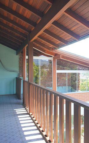 Casa à venda com 296m², 4 quartos e 2 vagas Casa à venda com 296m², 4 quartos e 2 vagasvaranda do Quarto 2