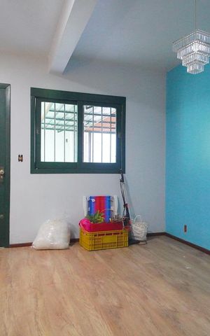 Casa à venda com 296m², 4 quartos e 2 vagas Casa à venda com 296m², 4 quartos e 2 vagasSala