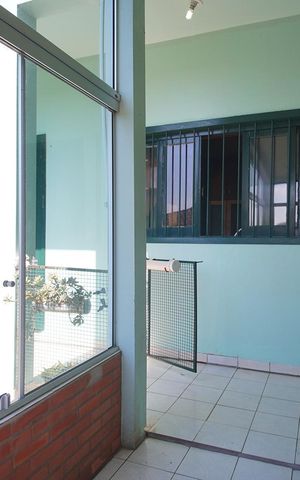 Casa à venda com 296m², 4 quartos e 2 vagas Casa à venda com 296m², 4 quartos e 2 vagasÁrea de Serviço