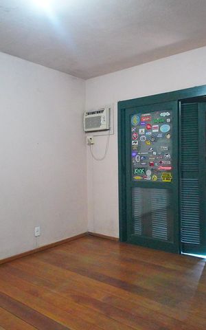 Casa à venda com 296m², 4 quartos e 2 vagas Casa à venda com 296m², 4 quartos e 2 vagasQuarto 1