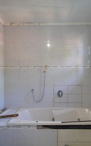Casa à venda com 296m², 4 quartos e 2 vagas Casa à venda com 296m², 4 quartos e 2 vagasBanheiro 1