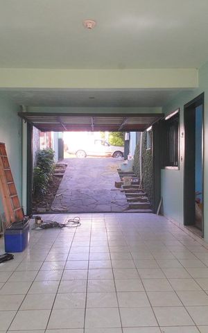 Casa à venda com 296m², 4 quartos e 2 vagas Casa à venda com 296m², 4 quartos e 2 vagasGaragem