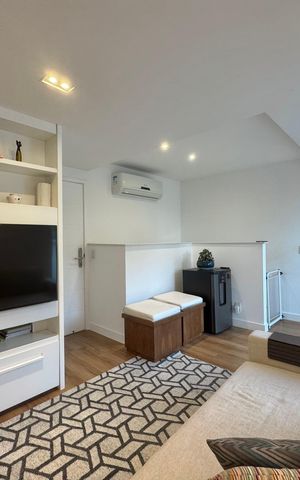 Apartamento à venda com 138m², 3 quartos e 2 vagas Apartamento à venda com 138m², 3 quartos e 2 vagasSala (Segundo andar)