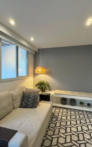 Apartamento à venda com 138m², 3 quartos e 2 vagas Apartamento à venda com 138m², 3 quartos e 2 vagasSala (Segundo andar)
