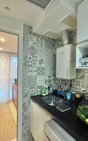 Apartamento à venda com 138m², 3 quartos e 2 vagas Apartamento à venda com 138m², 3 quartos e 2 vagasCozinha e Área de Serviço