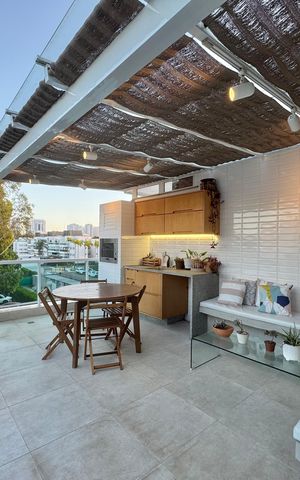 Apartamento à venda com 138m², 3 quartos e 2 vagas Apartamento à venda com 138m², 3 quartos e 2 vagasTerraço