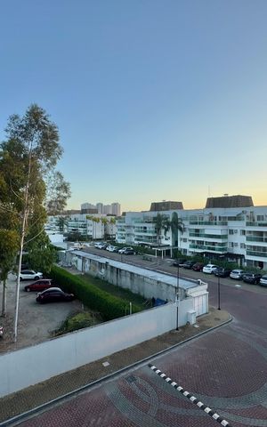 Apartamento à venda com 138m², 3 quartos e 2 vagas Apartamento à venda com 138m², 3 quartos e 2 vagasTerraço