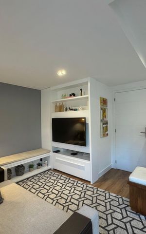 Apartamento à venda com 138m², 3 quartos e 2 vagas Apartamento à venda com 138m², 3 quartos e 2 vagasSala (Segundo andar)