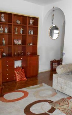 Casa à venda com 208m², 3 quartos e 5 vagas