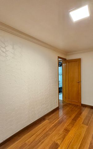 Apartamento à venda com 180m², 3 quartos e 1 vaga Apartamento à venda com 180m², 3 quartos e 1 vagaSuíte