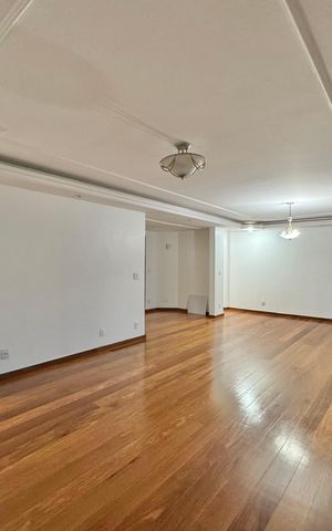 Apartamento à venda com 180m², 3 quartos e 1 vaga Apartamento à venda com 180m², 3 quartos e 1 vagaSala