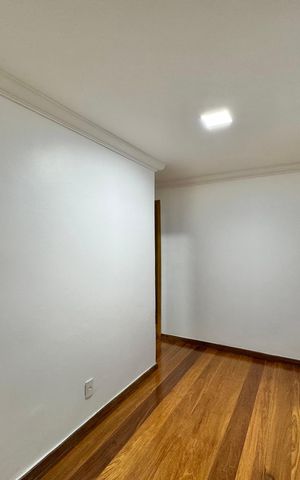 Apartamento à venda com 180m², 3 quartos e 1 vaga Apartamento à venda com 180m², 3 quartos e 1 vagaHall Íntimo